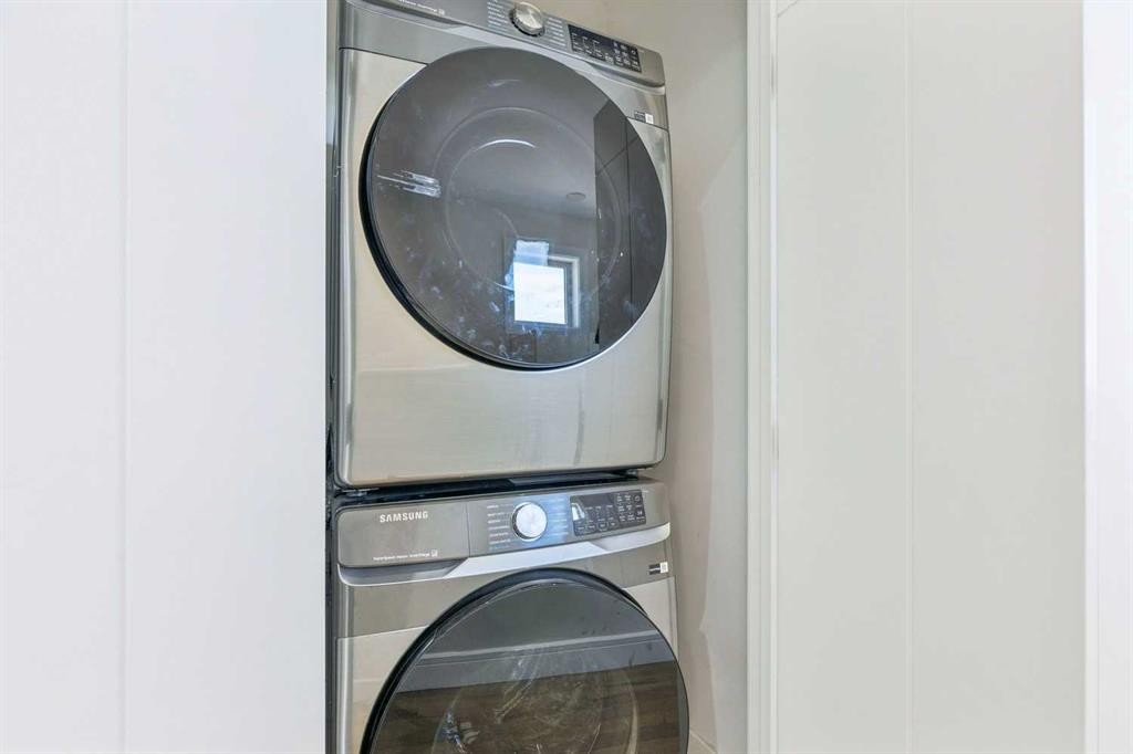 911 Drury Avenue Ne, Calgary, AB - Indoor Photo Showing Laundry Room