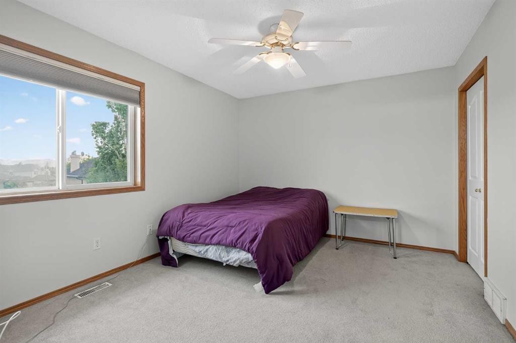 84 Hidden Spring Close Nw, Calgary, AB