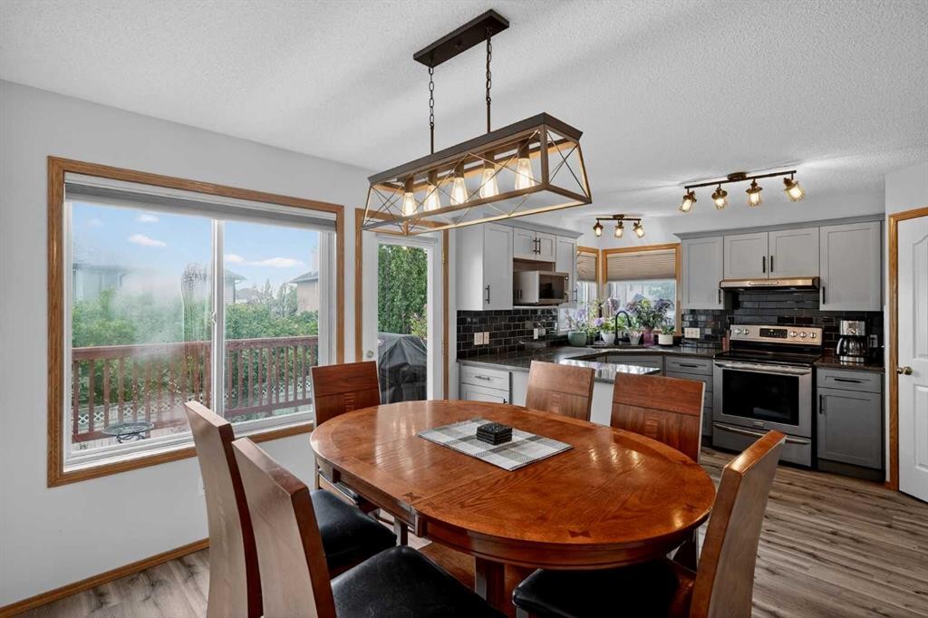 84 Hidden Spring Close Nw, Calgary, AB