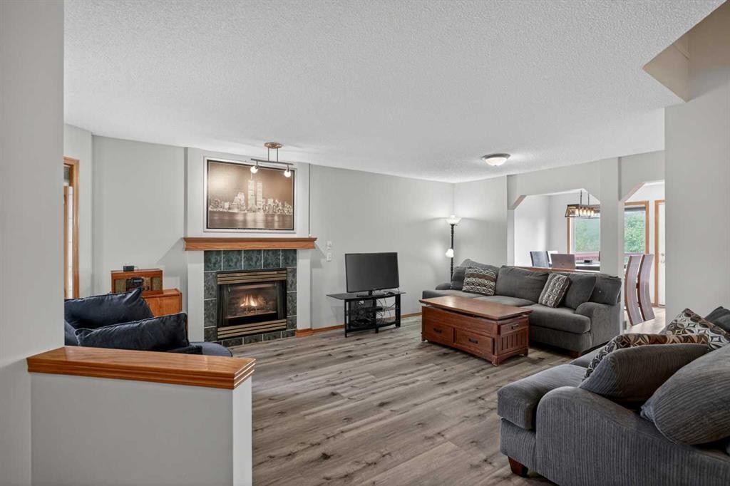 84 Hidden Spring Close Nw, Calgary, AB