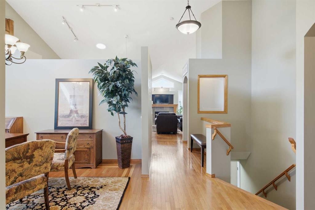 69 Chaparral Villas Se, Calgary, AB - Indoor Photo Showing Other Room