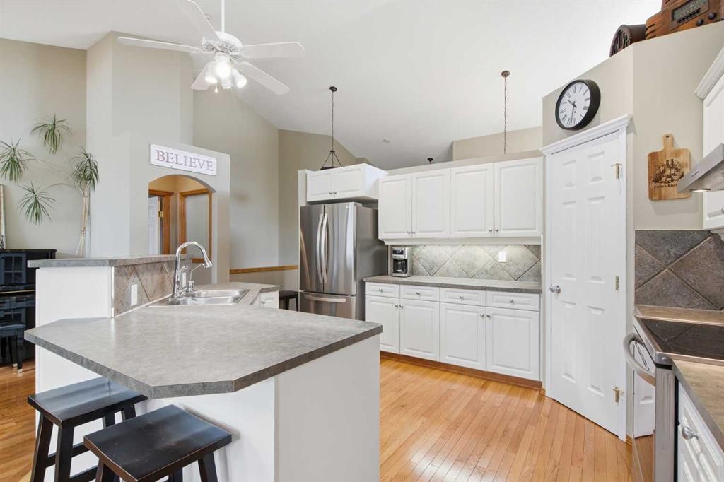 69 Chaparral Villas Se, Calgary, AB - Indoor Photo Showing Kitchen