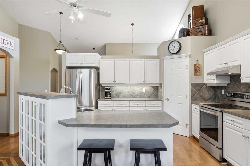69 Chaparral Villas Se, Calgary, AB - Indoor Photo Showing Kitchen
