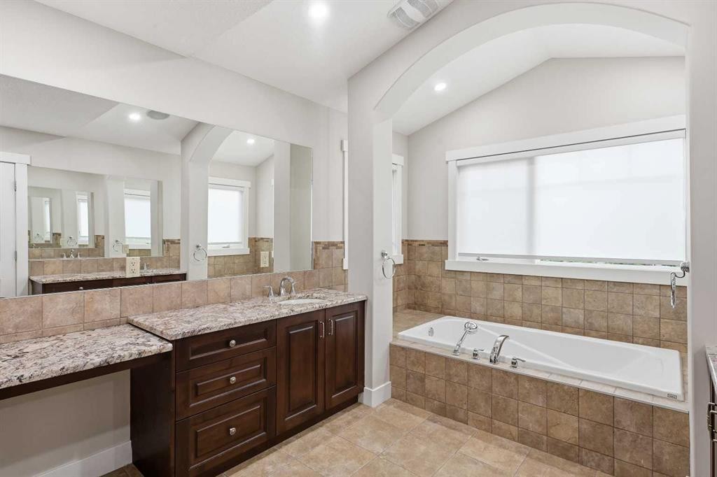 5 Aspen Meadows Park Sw, Calgary, AB