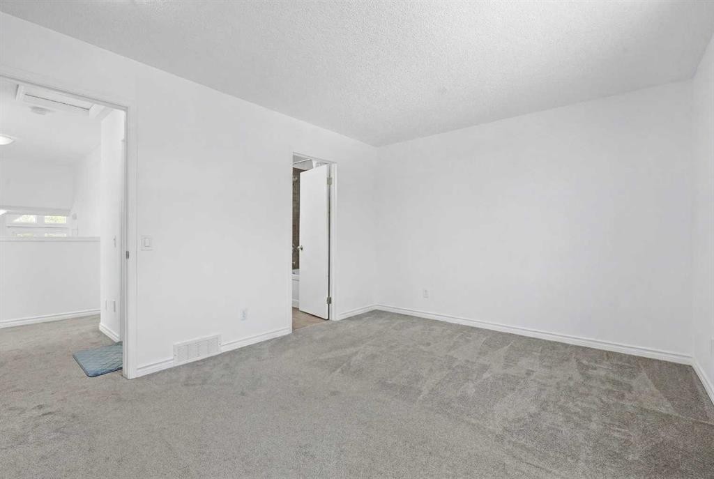 6509 68 Street Ne, Calgary, AB