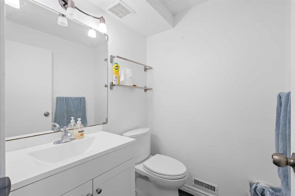 6509 68 Street Ne, Calgary, AB
