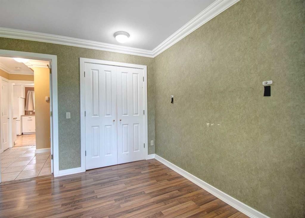 294 Southampton Drive Sw, Calgary, AB - Indoor Photo Showing Other Room