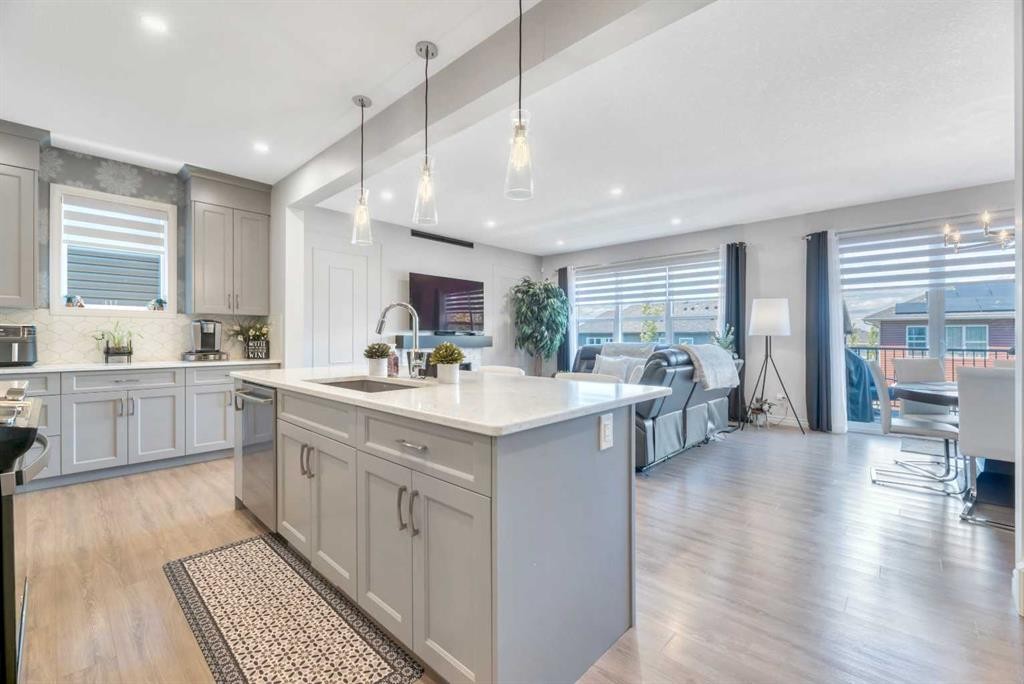 19 Crestbrook Link Sw, Calgary, AB