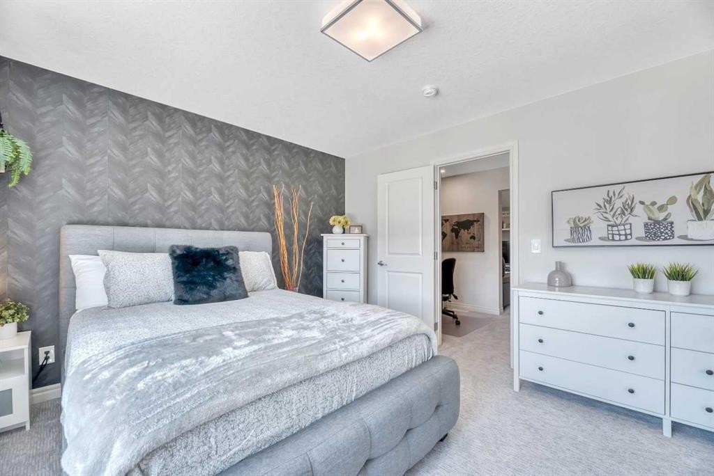 19 Crestbrook Link Sw, Calgary, AB