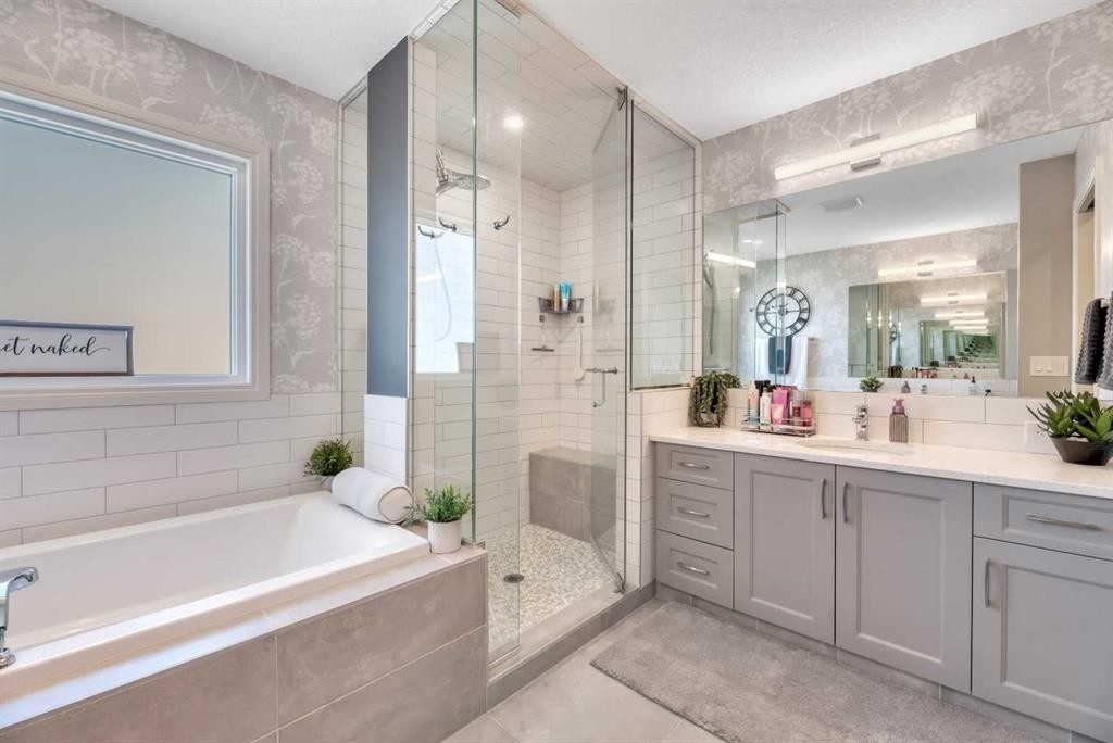 19 Crestbrook Link Sw, Calgary, AB