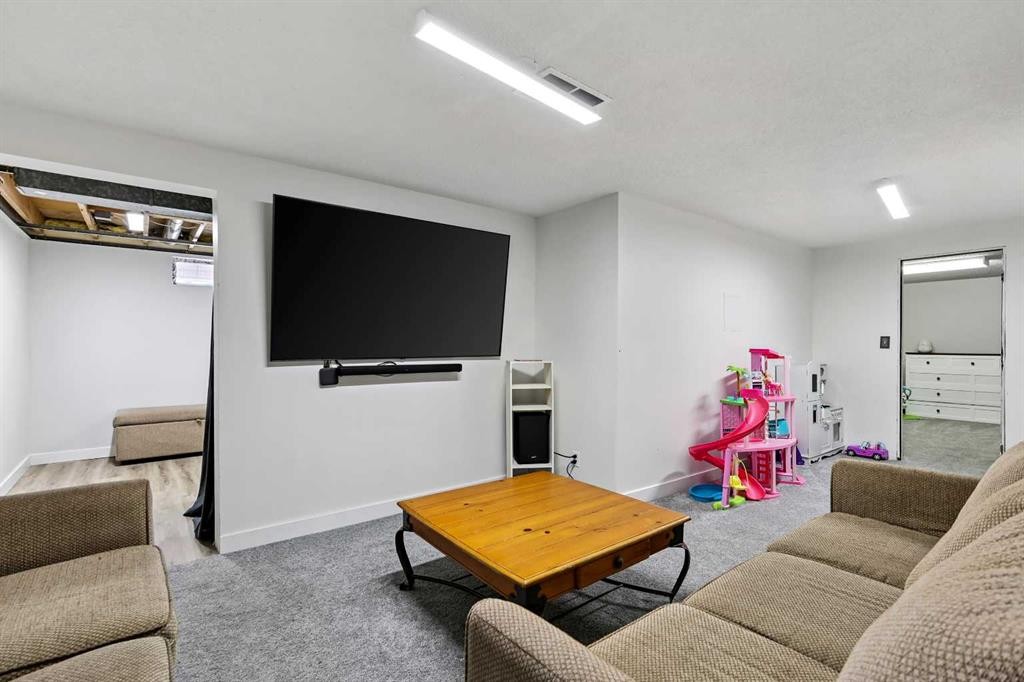 309 Olympia Drive Se, Calgary, AB