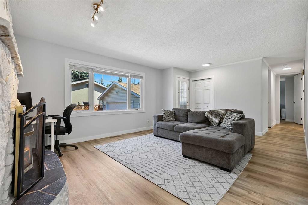 309 Olympia Drive Se, Calgary, AB