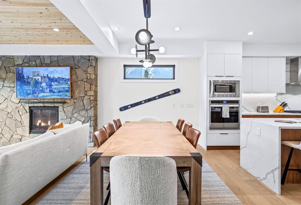 1-826 7Th Street, Canmore, AB - Indoor Photo Showing Dining Room
