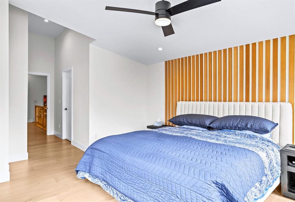 1-826 7Th Street, Canmore, AB - Indoor Photo Showing Bedroom