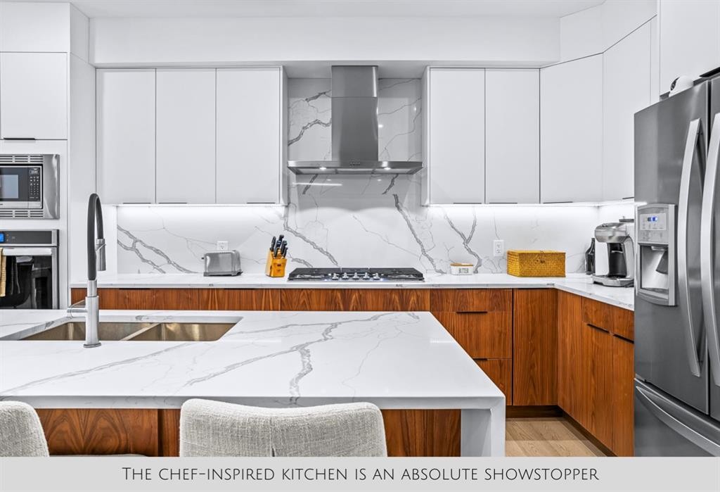 1-826 7Th Street, Canmore, AB - Indoor Photo Showing Kitchen