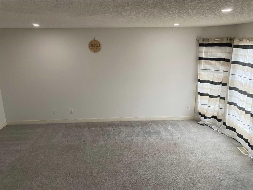 210 Saddlebrook Way Ne, Calgary, AB