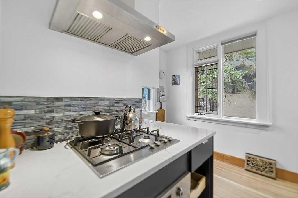 924 7A Street Nw, Calgary, AB - Indoor