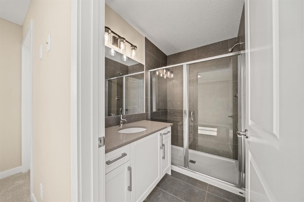 388 Sora Boulevard Se, Calgary, AB