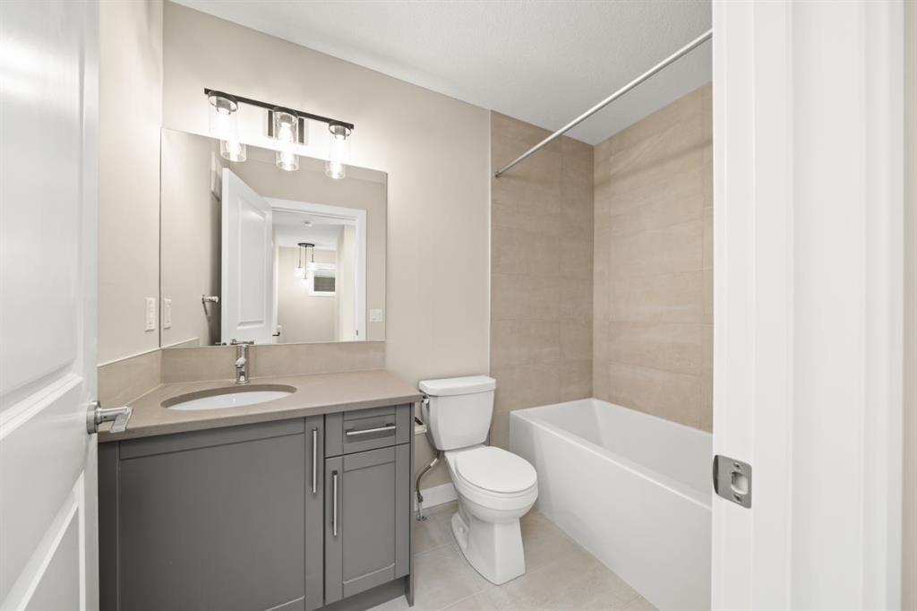 388 Sora Boulevard Se, Calgary, AB