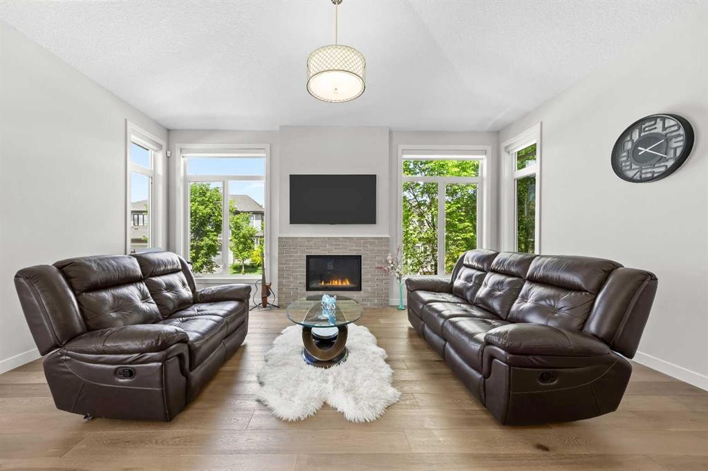 338 Shawnee Boulevard Sw, Calgary, AB