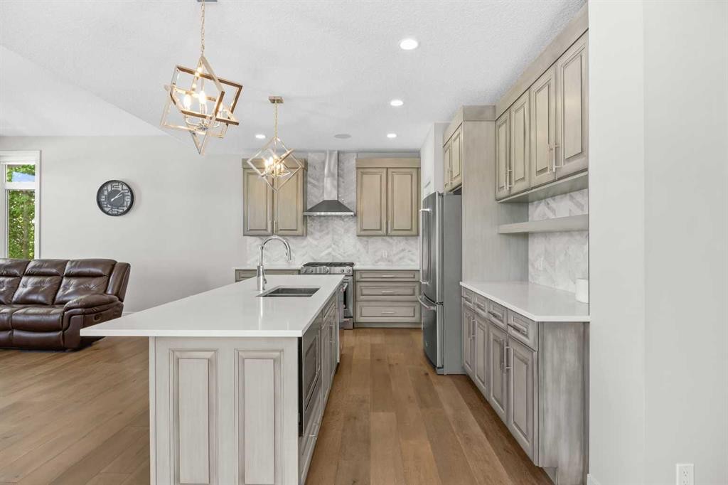 338 Shawnee Boulevard Sw, Calgary, AB