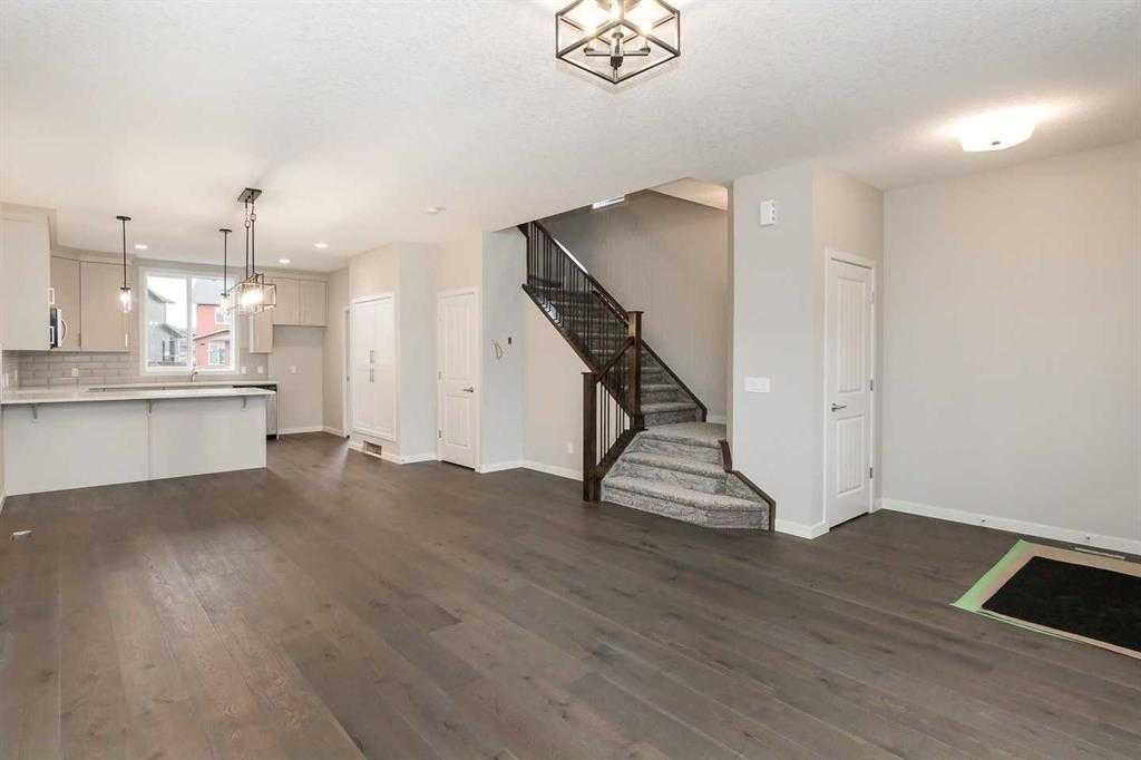504 Kitstone Gate, Carstairs, AB - Indoor Photo Showing Kitchen