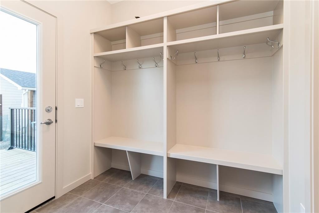 504 Kitstone Gate, Carstairs, AB - Indoor With Storage