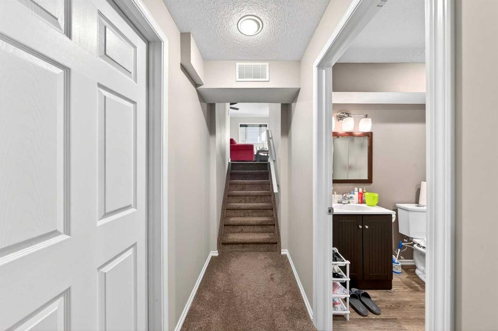 391 Country Hills Place Nw, Calgary, AB