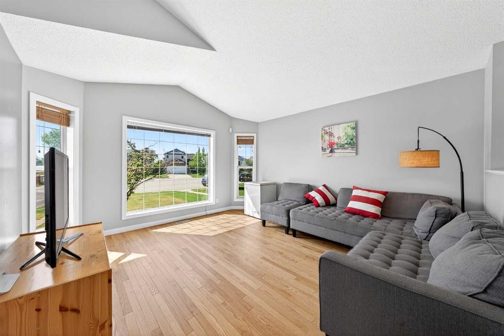 391 Country Hills Place Nw, Calgary, AB