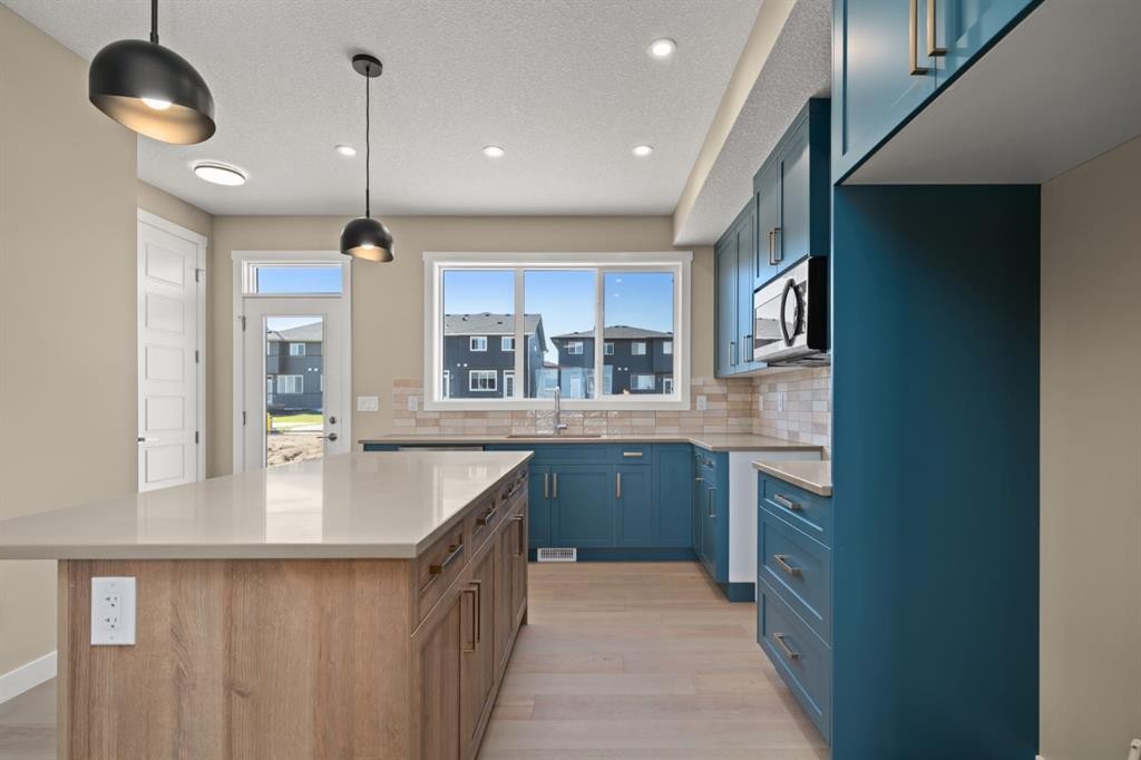 676 Sora Boulevard Se, Calgary, AB