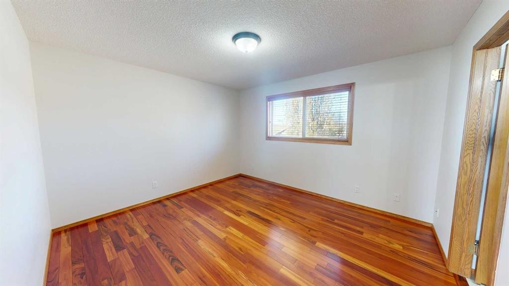 60 Sunmeadows Court Se, Calgary, AB - Indoor Photo Showing Other Room