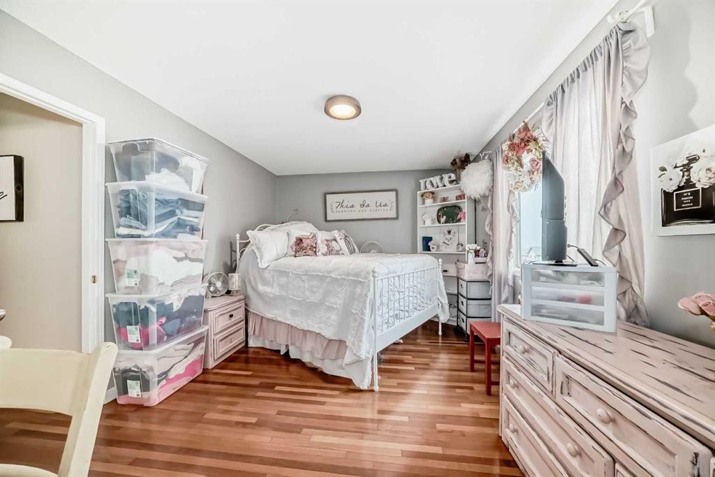 132 Hidden Hills Road Nw, Calgary, AB - Indoor Photo Showing Bedroom