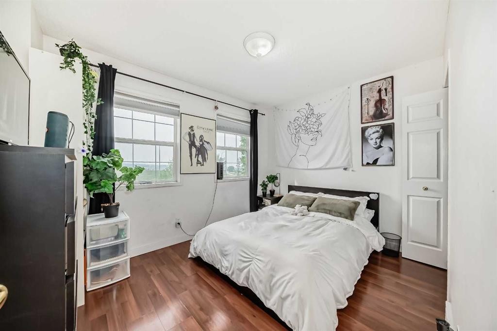 132 Hidden Hills Road Nw, Calgary, AB - Indoor Photo Showing Bedroom
