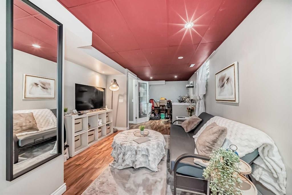 132 Hidden Hills Road Nw, Calgary, AB - Indoor