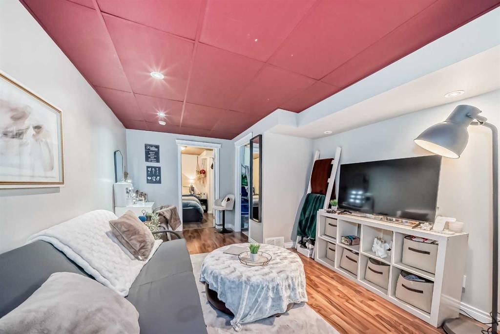 132 Hidden Hills Road Nw, Calgary, AB - Indoor Photo Showing Living Room