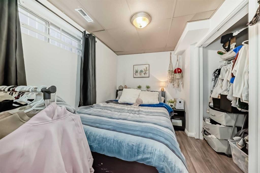 132 Hidden Hills Road Nw, Calgary, AB - Indoor Photo Showing Bedroom