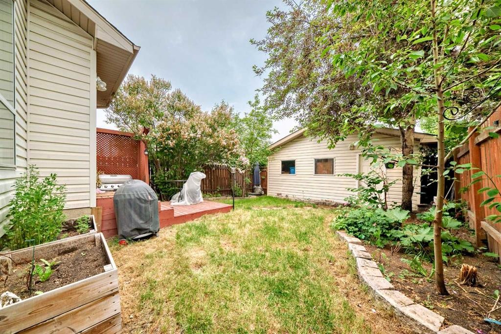 132 Hidden Hills Road Nw, Calgary, AB - Outdoor With Exterior