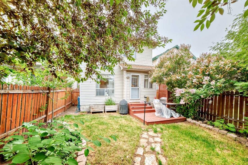 132 Hidden Hills Road Nw, Calgary, AB - Outdoor