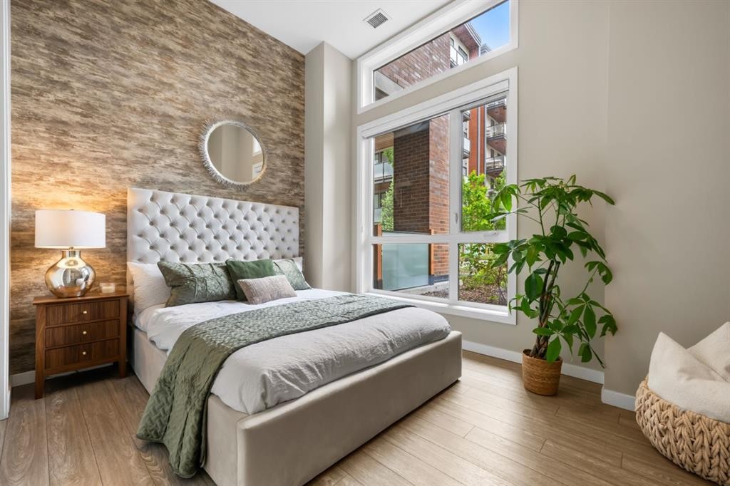 128-122 Mahogany Centre Se, Calgary, AB - Indoor Photo Showing Bedroom