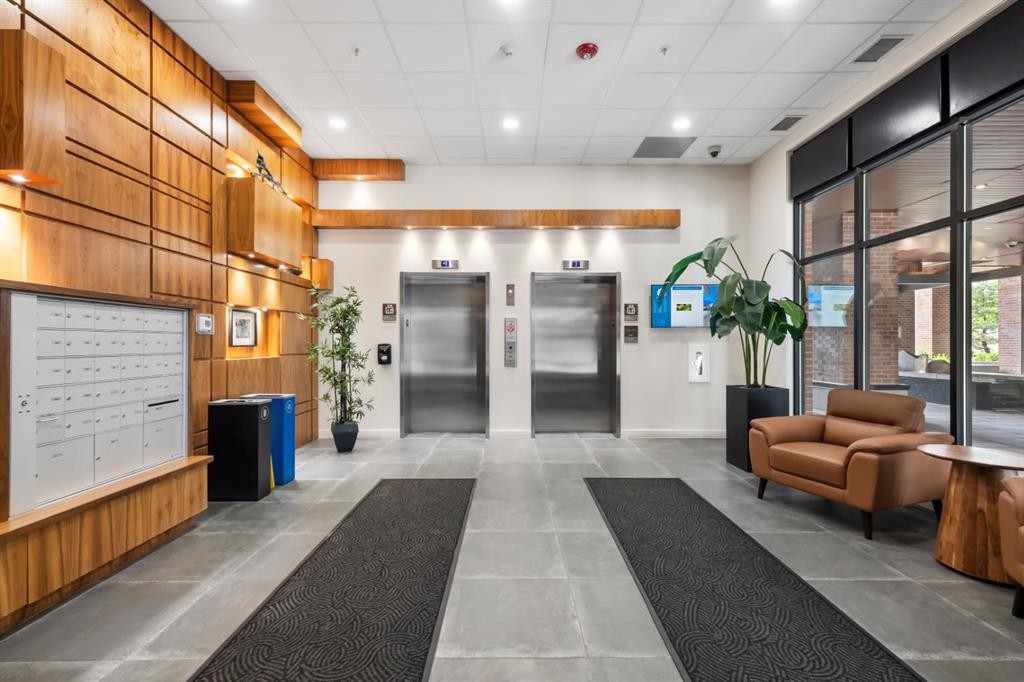 128-122 Mahogany Centre Se, Calgary, AB - Indoor Photo Showing Other Room
