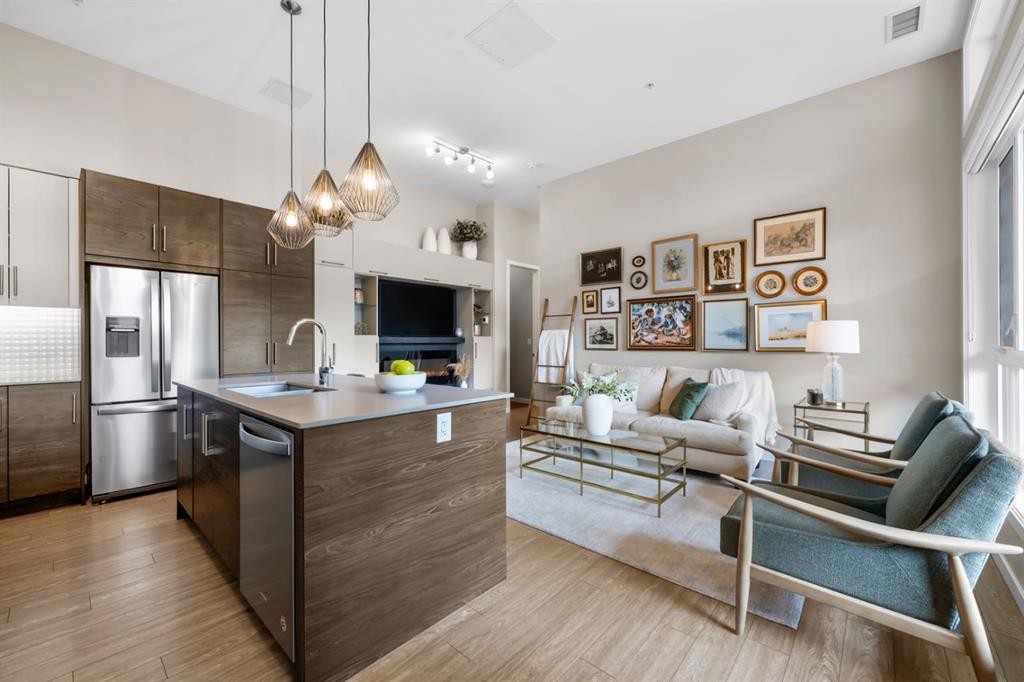 128-122 Mahogany Centre Se, Calgary, AB - Indoor