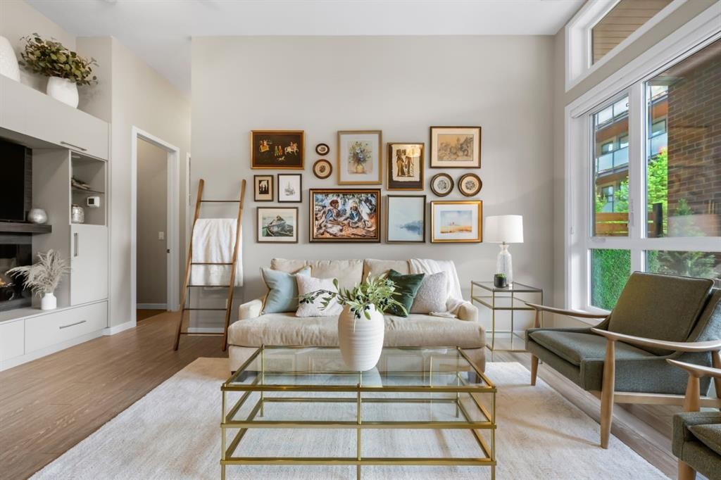 128-122 Mahogany Centre Se, Calgary, AB - Indoor Photo Showing Living Room