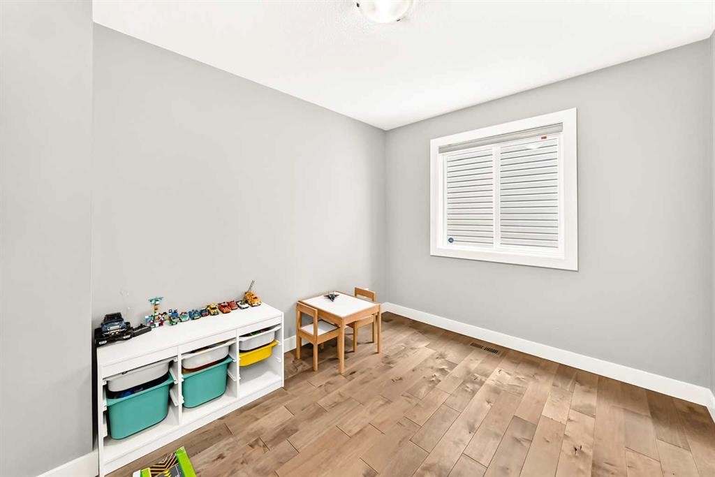 214 Rockyspring Circle Nw, Calgary, AB