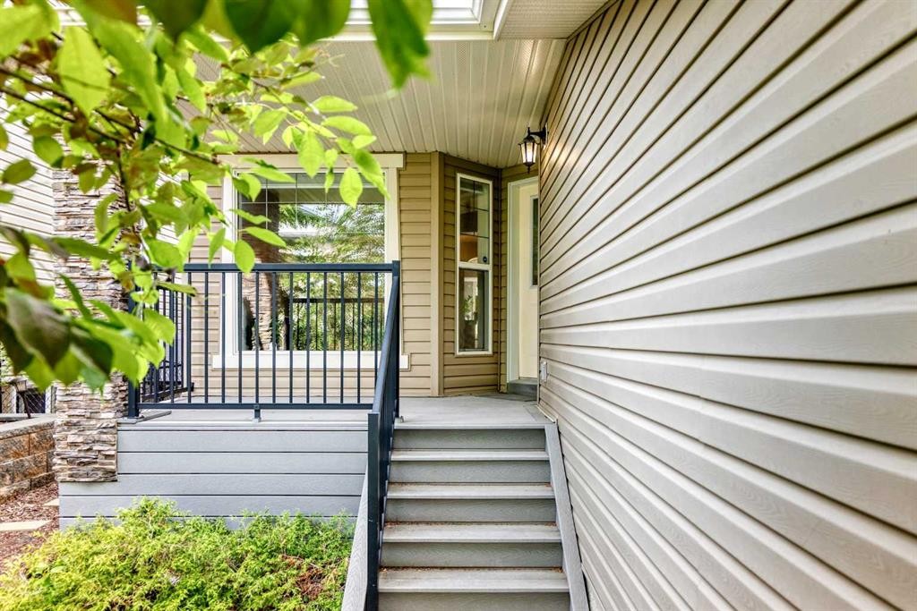 214 Rockyspring Circle Nw, Calgary, AB