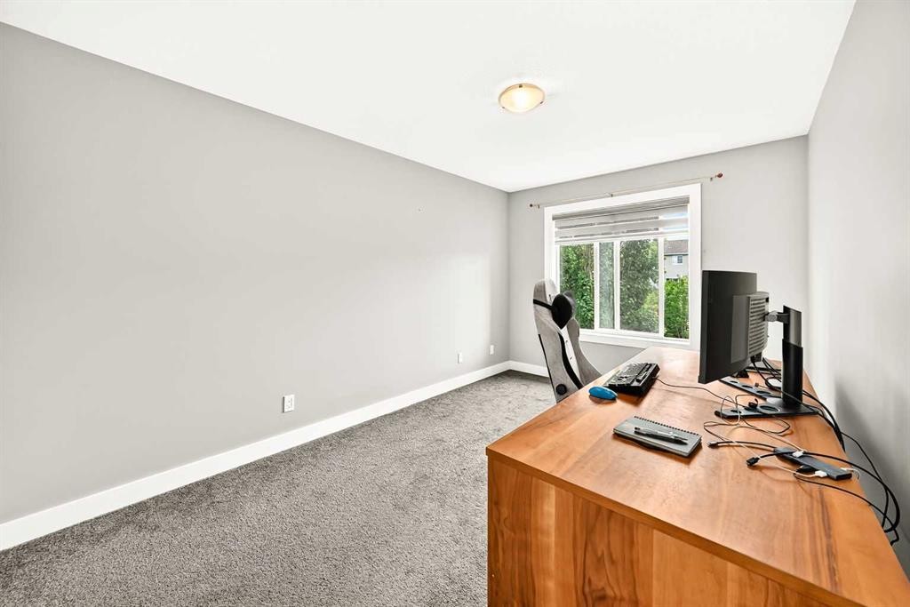 214 Rockyspring Circle Nw, Calgary, AB