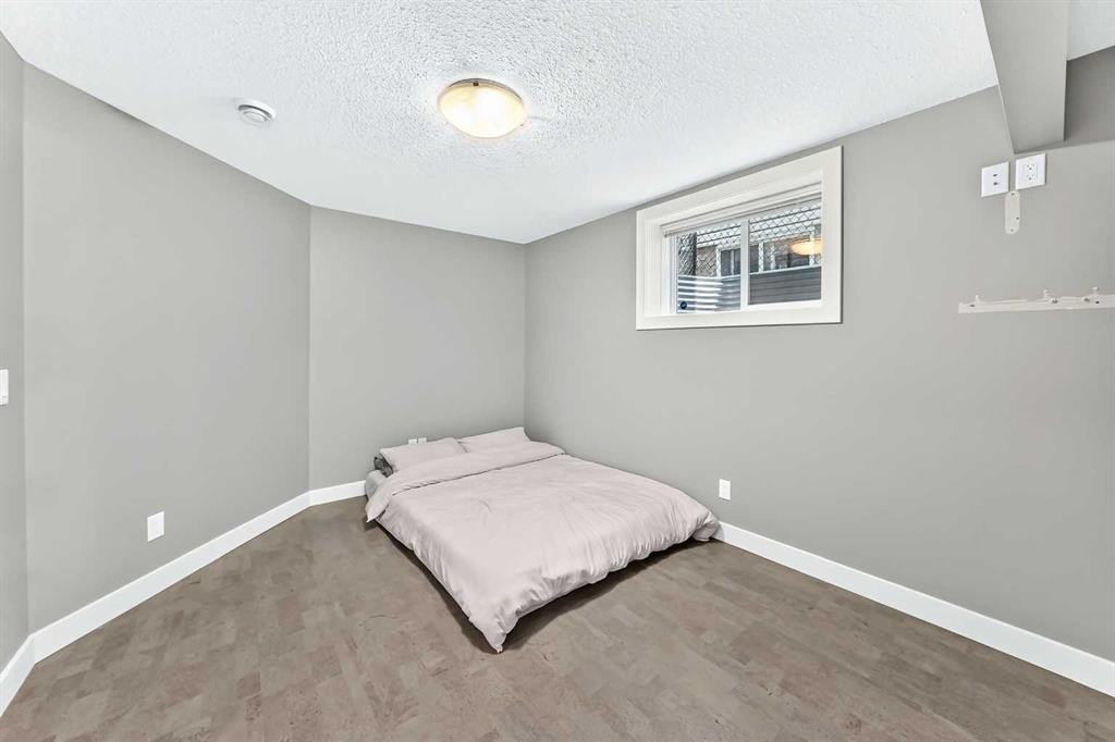 214 Rockyspring Circle Nw, Calgary, AB
