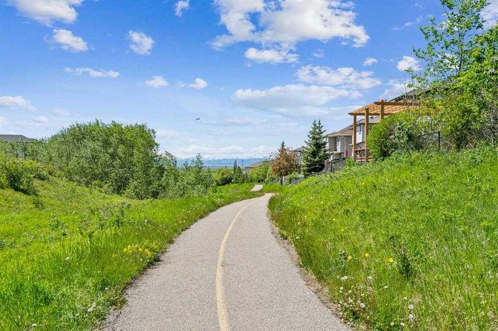 214 Rockyspring Circle Nw, Calgary, AB