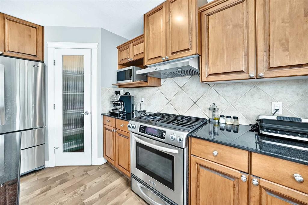 214 Rockyspring Circle Nw, Calgary, AB