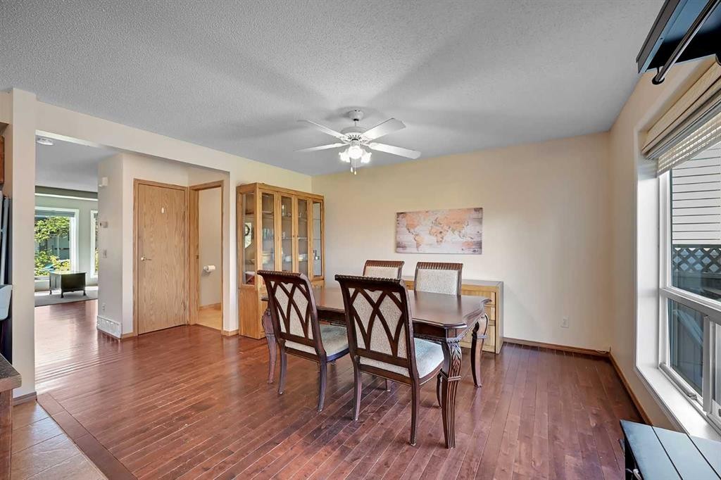 19 Coventry Link Ne, Calgary, AB - Indoor Photo Showing Dining Room