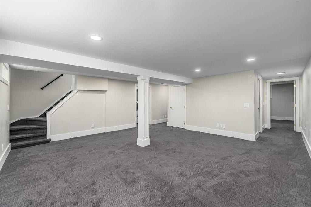 81 White Oak Crescent Sw, Calgary, AB - Indoor